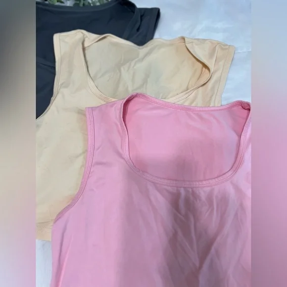 Unbranded 3 Pack Women’s Medium Blouse Crop Top Lot Bundle - Picture 2 of 7